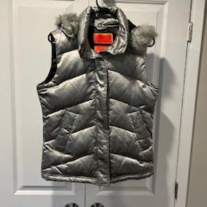 NWOT Isaac Mizrahi Silver Down Vest M